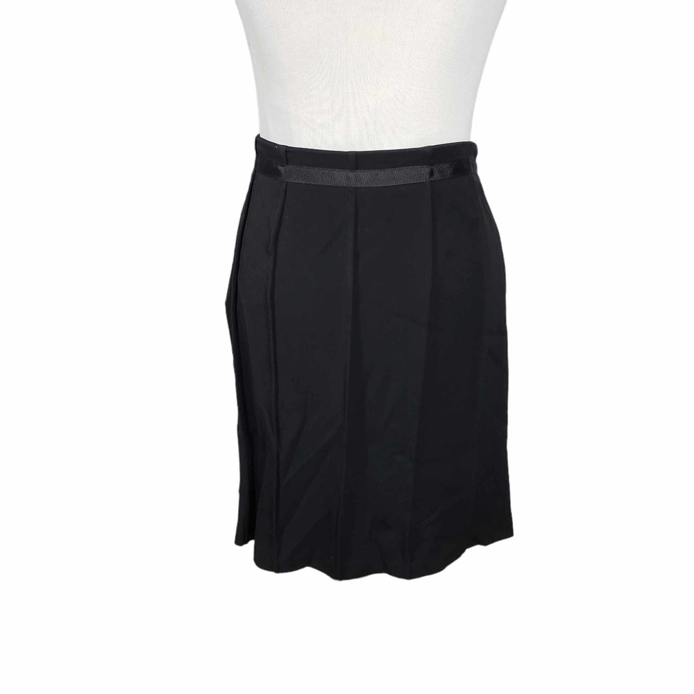 Pantology women's size 4 Black Skirt w/ Bow